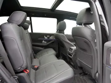 GLS 580 4M // BURM AMG SPUR DISTR AIRMATIC PANO