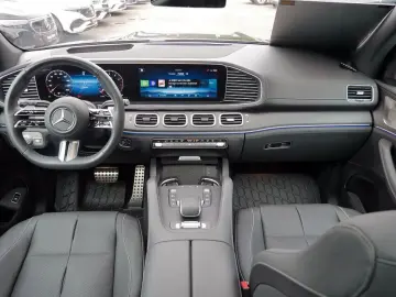 GLS 580 4M // BURM AMG SPUR DISTR AIRMATIC PANO