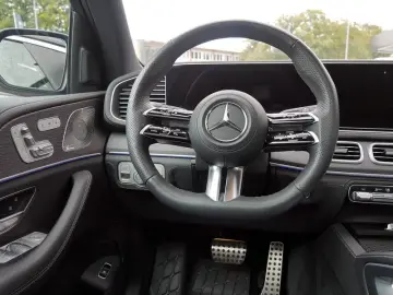 GLS 580 4M // BURM AMG SPUR DISTR AIRMATIC PANO