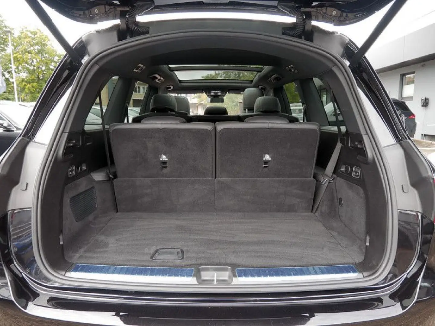 GLS 580 4M // BURM AMG SPUR DISTR AIRMATIC PANO