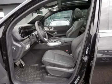 GLS 580 4M // BURM AMG SPUR DISTR AIRMATIC PANO