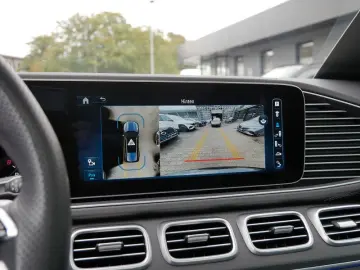 GLS 580 4M // BURM AMG SPUR DISTR AIRMATIC PANO
