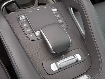 GLS 580 4M // BURM AMG SPUR DISTR AIRMATIC PANO