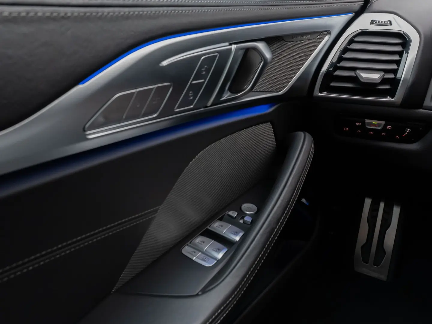 BMW M850i xD GranCoupé Panorama Laser H/K SoftCl 20