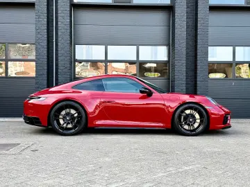 911 Carrera 4 GTS