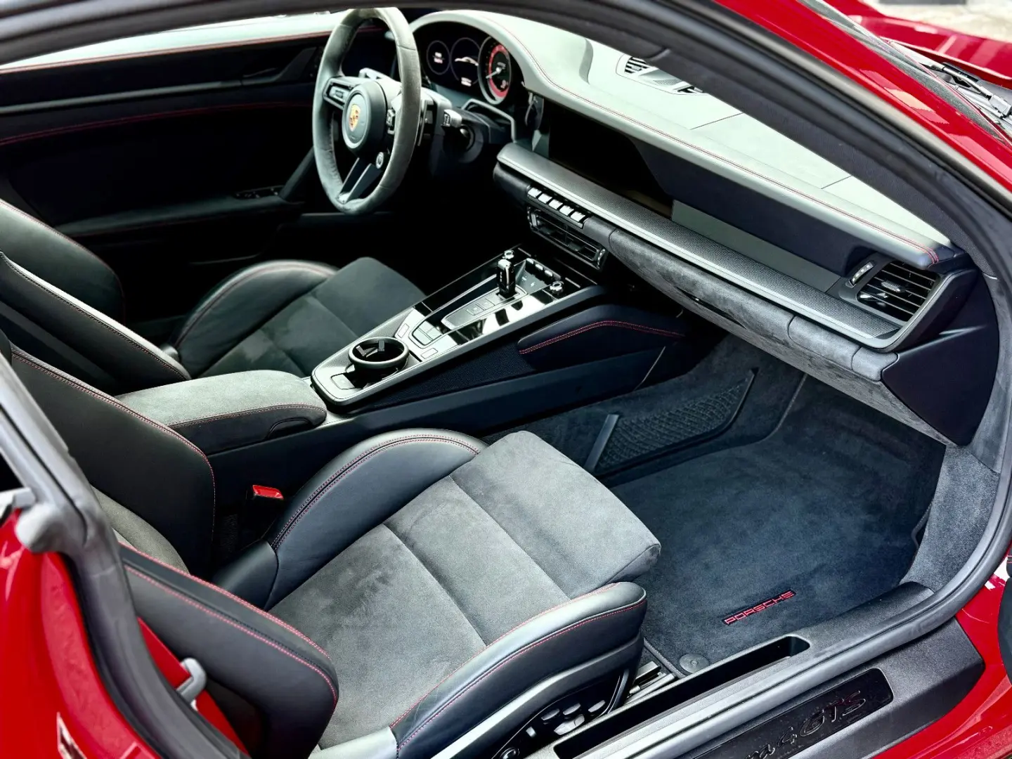 911 Carrera 4 GTS