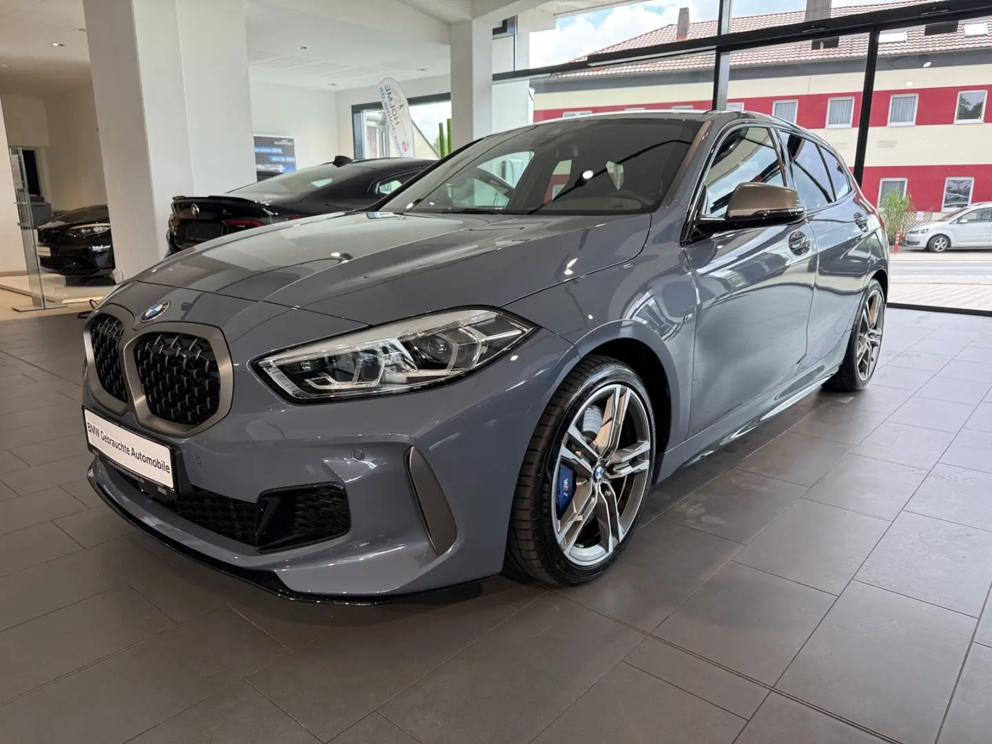 M135i xDrive INDIVIDUAL