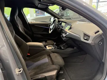 M135i xDrive INDIVIDUAL