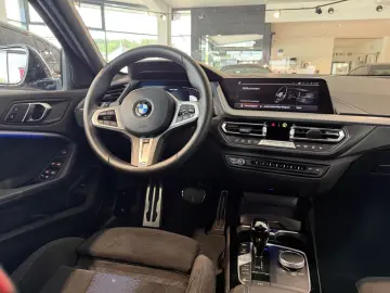 M135i xDrive INDIVIDUAL