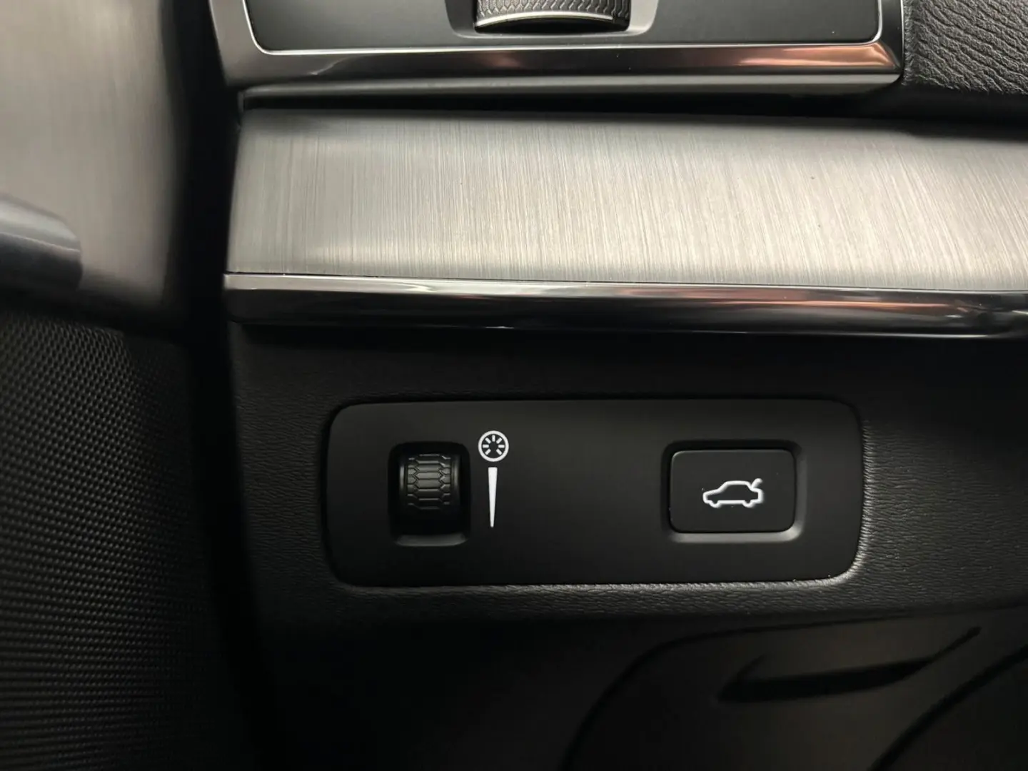Momentum Pro AWD 360* AHK* 1.HAND *HUD