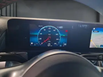 GLB 200 AMG+MBUX+LED+SHZ+KAMERA+AHK+7-SITZER!!!