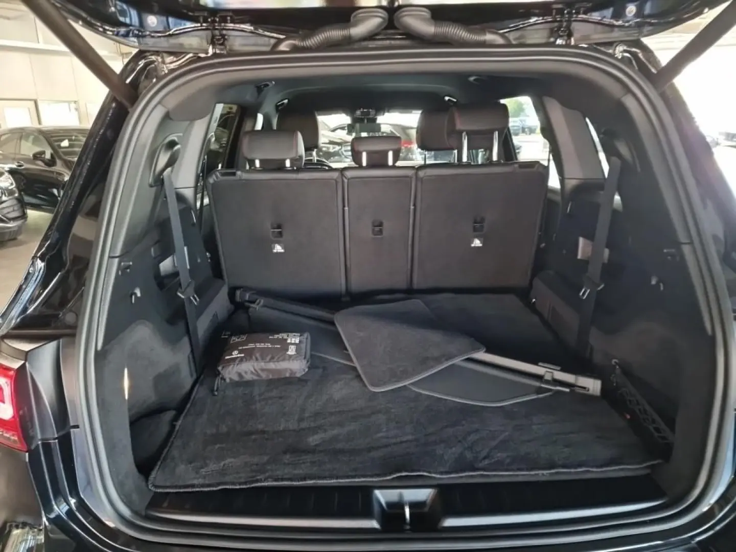 GLB 200 AMG+MBUX+LED+SHZ+KAMERA+AHK+7-SITZER!!!