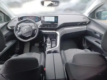 3008 Hybrid 225 Allure