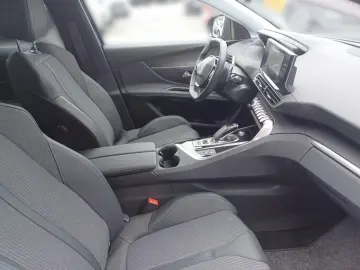 3008 Hybrid 225 Allure