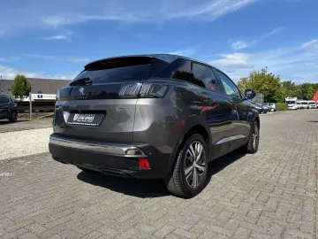 3008 Allure Plug-In Hybrid 225 e-EAT8 Navi SHZ