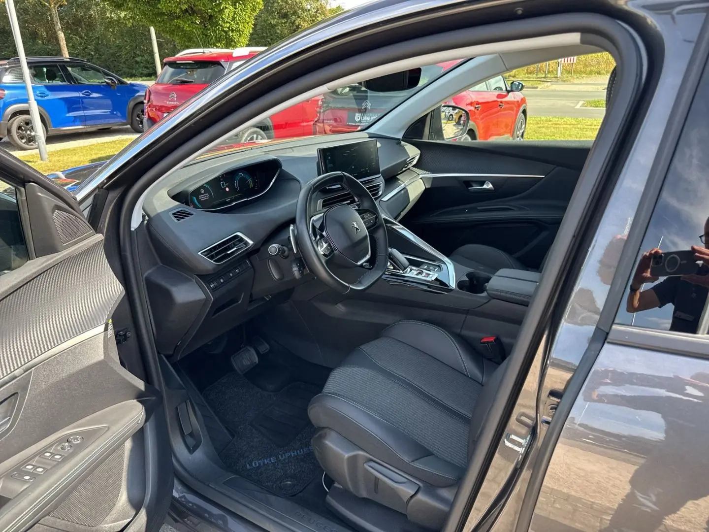 3008 Allure Plug-In Hybrid 225 e-EAT8 Navi SHZ