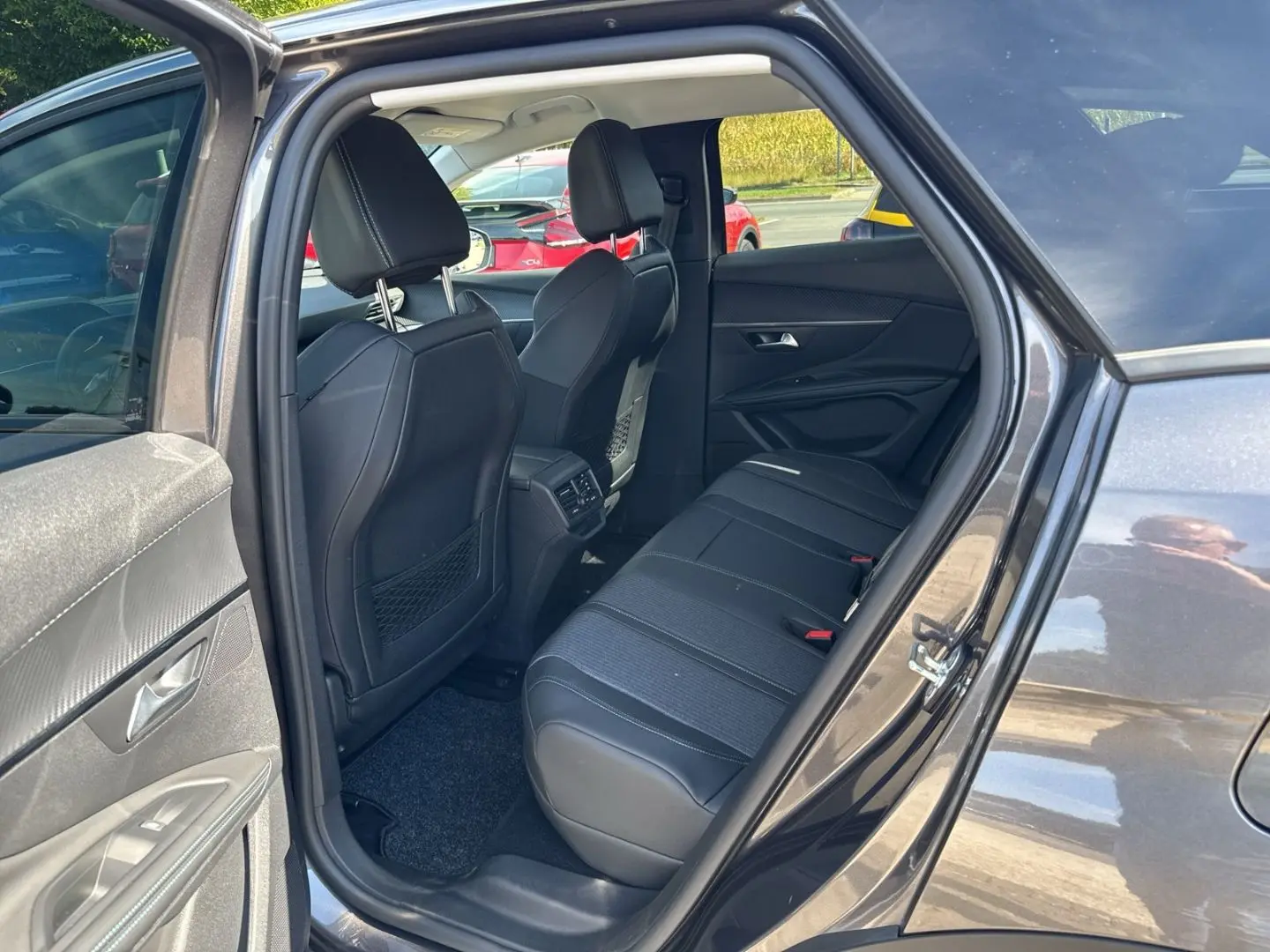 3008 Allure Plug-In Hybrid 225 e-EAT8 Navi SHZ