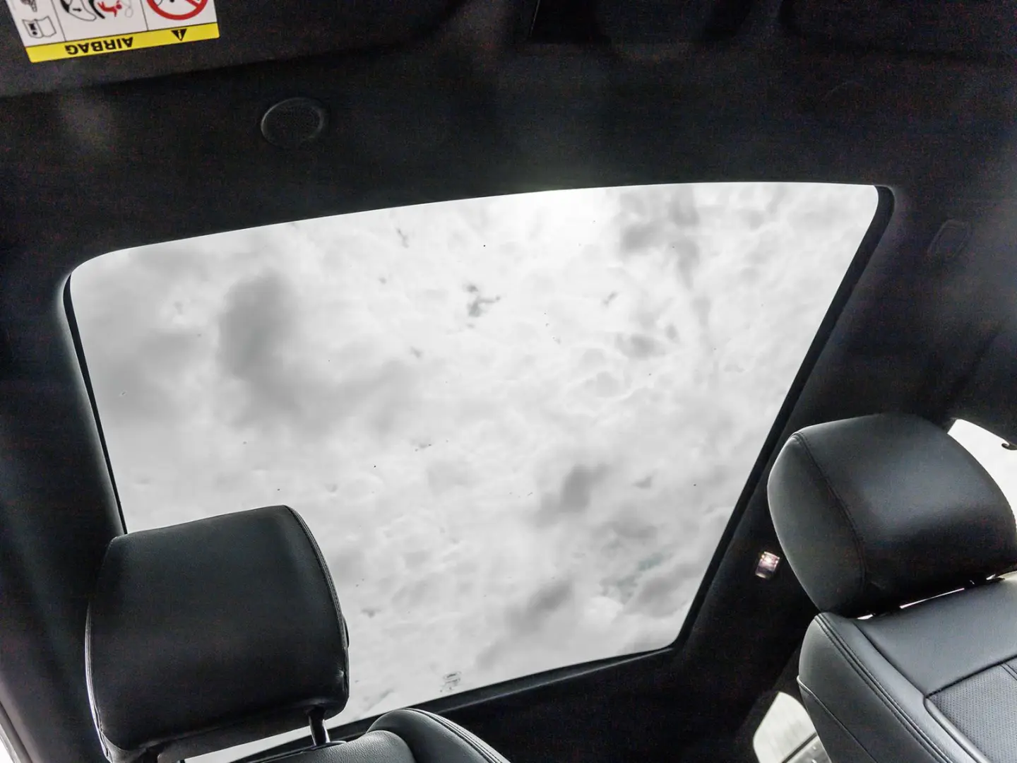 Range Rover Evoque P300e SE R-Dynamic Pano BLACK