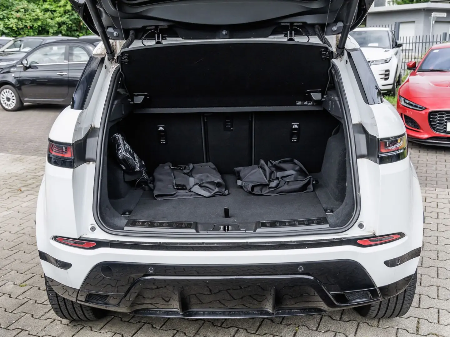 Range Rover Evoque P300e SE R-Dynamic Pano BLACK