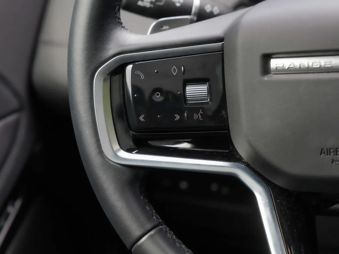 Range Rover Evoque P300e SE R-Dynamic Pano BLACK
