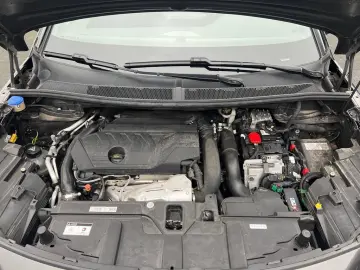 3008 Hybrid 225 GT Pack