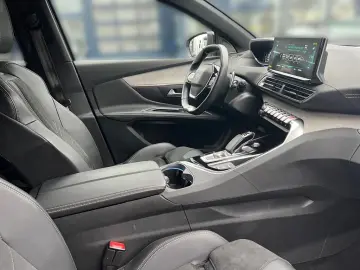3008 Hybrid 225 GT Pack
