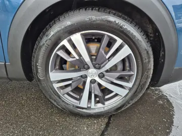 3008 Allure Pack PHEV 225 SHZ ACC Allwetter