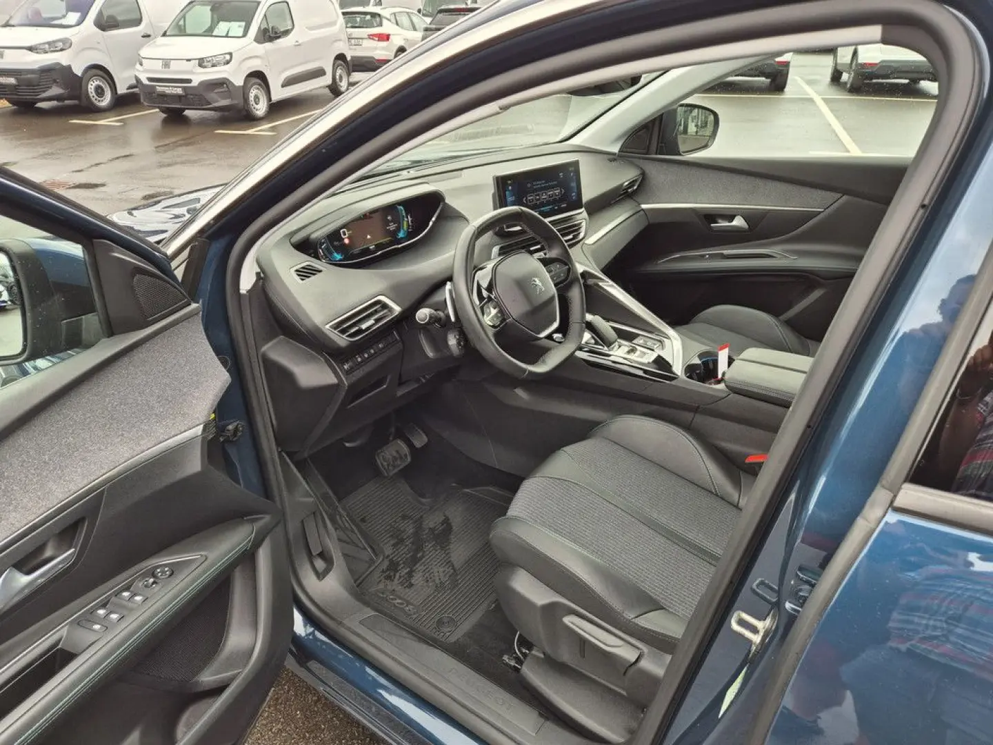 3008 Allure Pack PHEV 225 SHZ ACC Allwetter