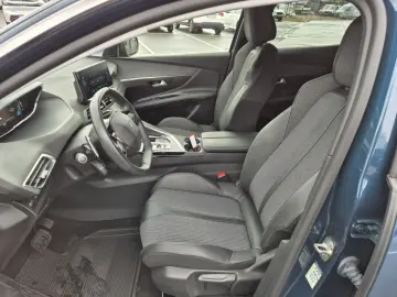 3008 Allure Pack PHEV 225 SHZ ACC Allwetter