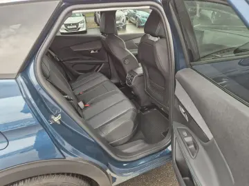 3008 Allure Pack PHEV 225 SHZ ACC Allwetter