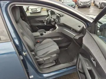 3008 Allure Pack PHEV 225 SHZ ACC Allwetter