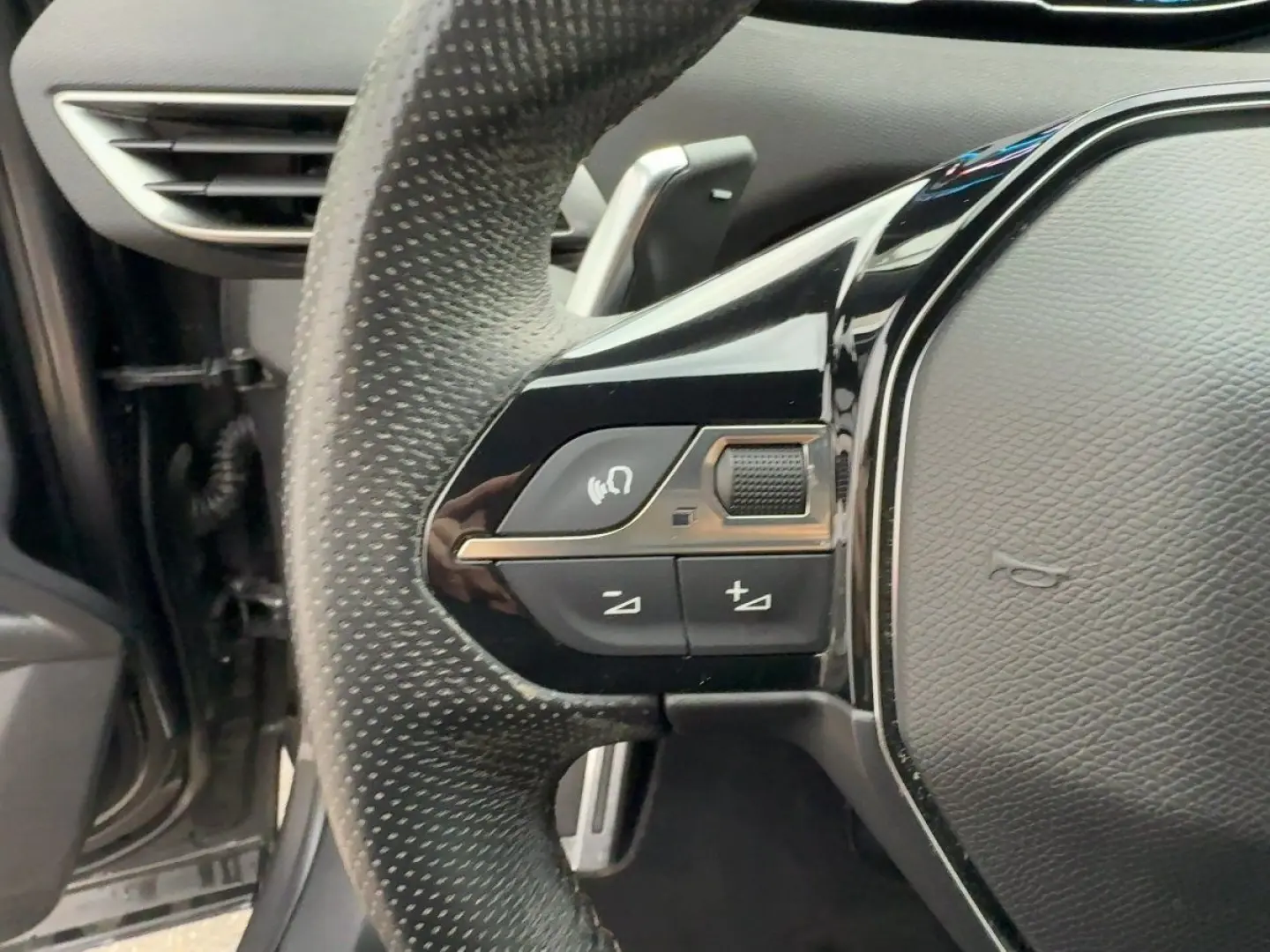 3008 AT8 Hybrid 225 GT FullLED/Navi/PDC/180°Kam