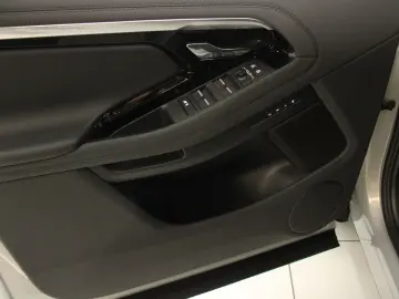 Range Rover Evoque P250 R-Dynamic SE LED DAB Nav