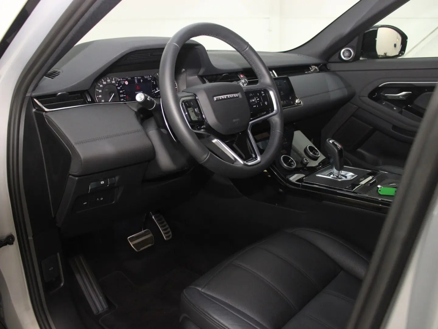 Range Rover Evoque P250 R-Dynamic SE LED DAB Nav