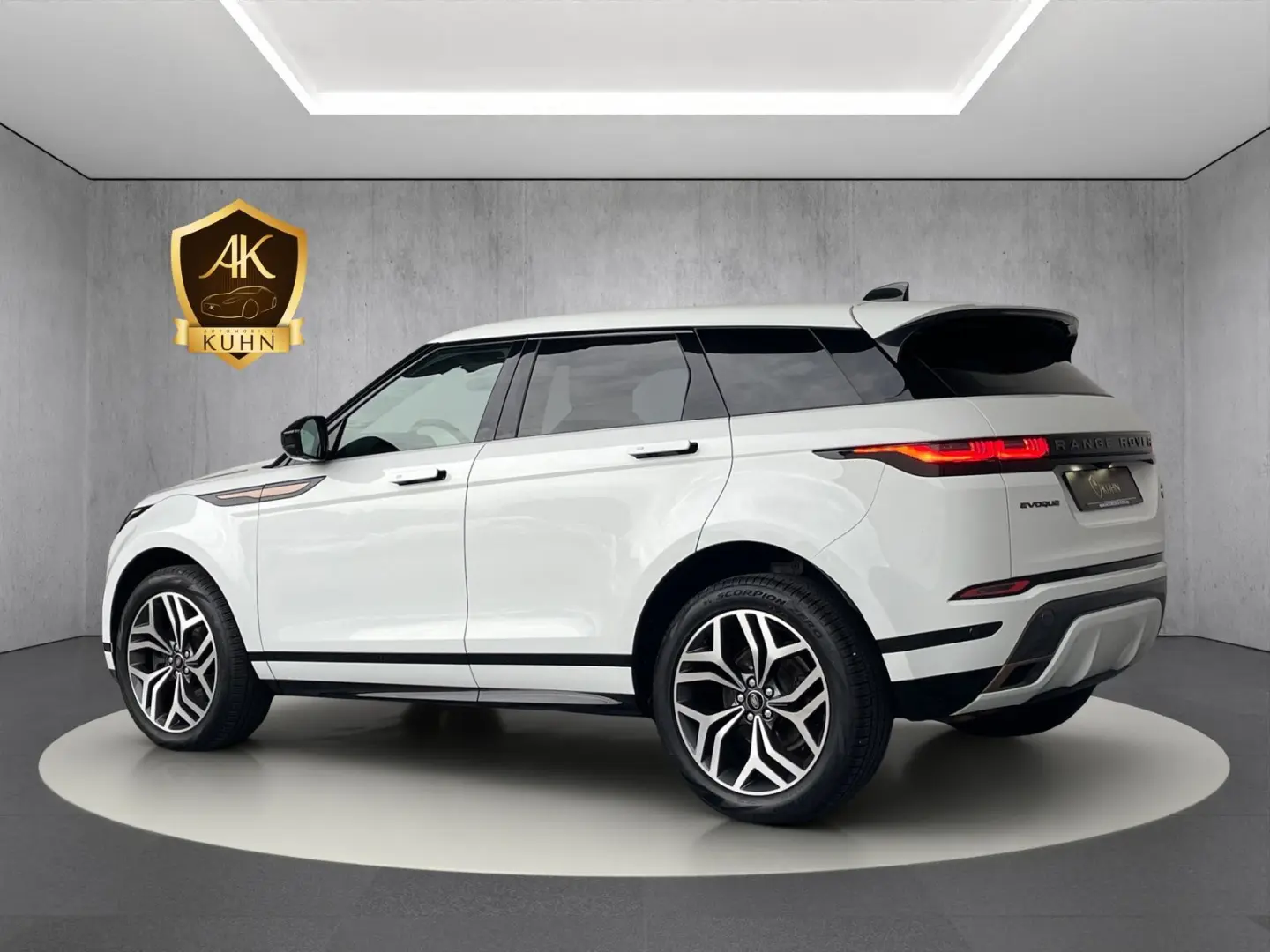 Range Rover Evoque R-Dynamic SE*