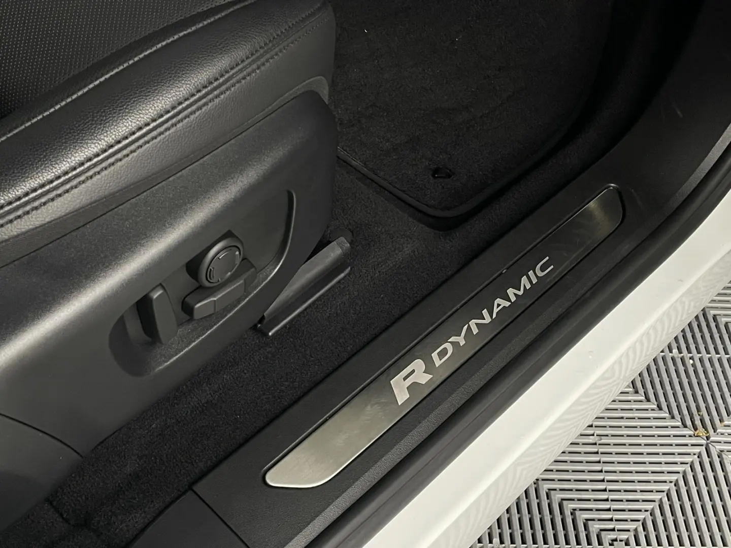 Range Rover Evoque R-Dynamic SE*
