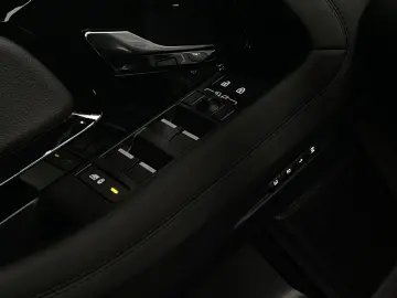 Range Rover Evoque R-Dynamic SE*