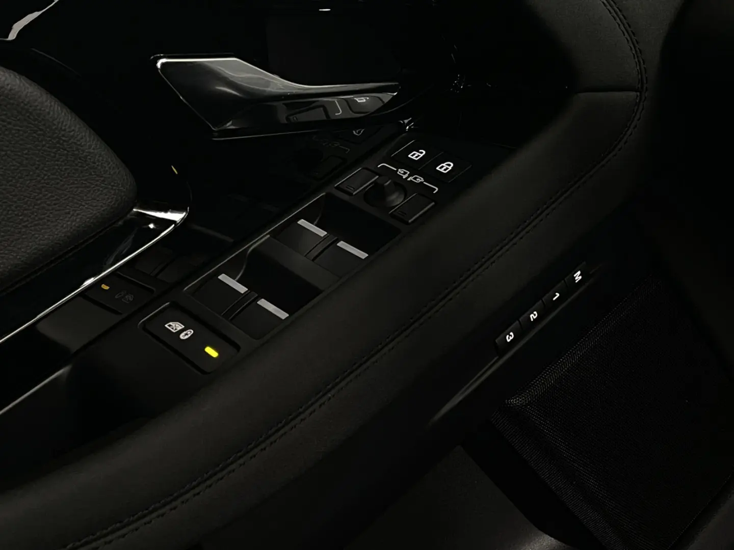 Range Rover Evoque R-Dynamic SE*