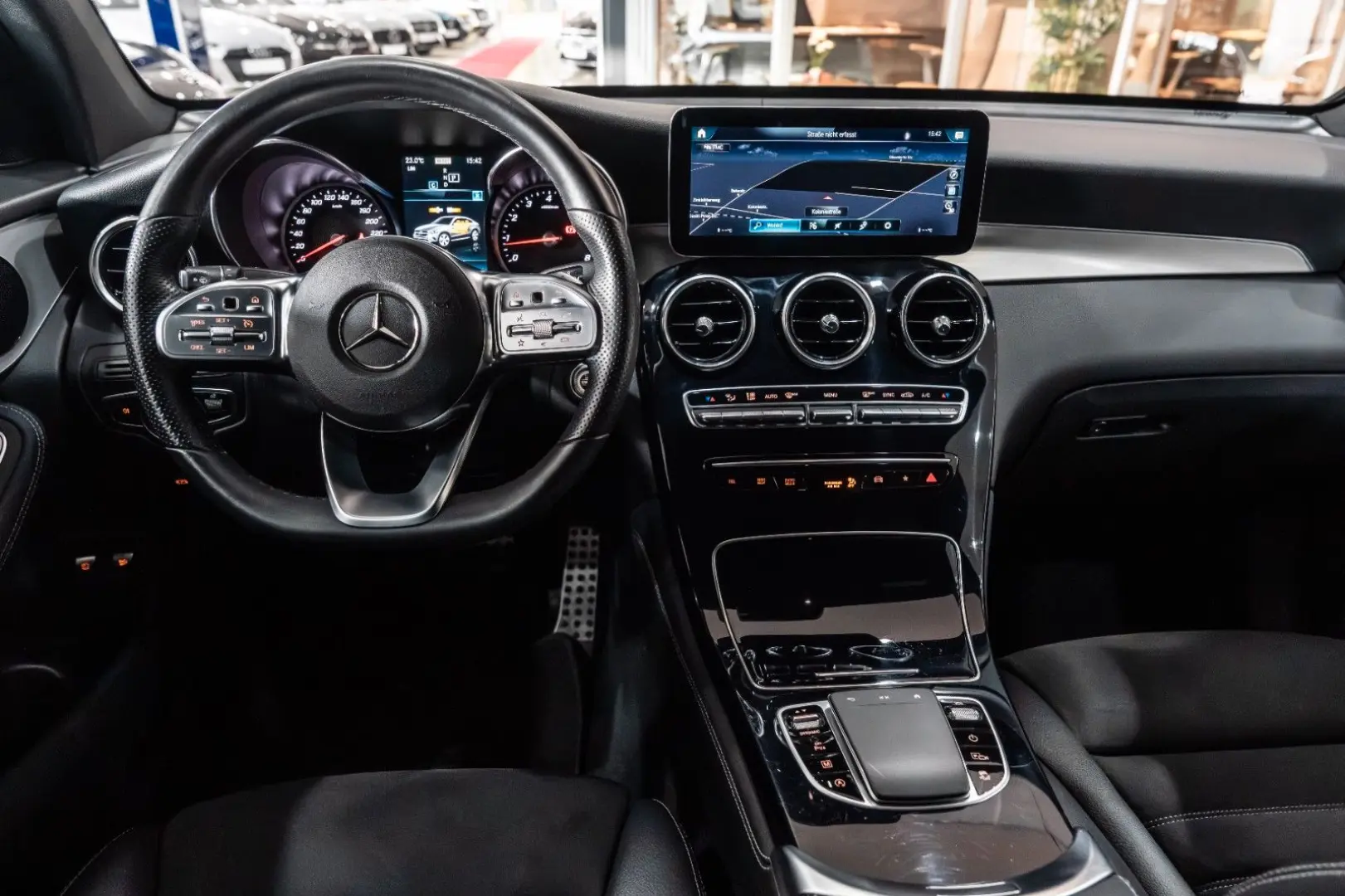 GLC 200 Coupe 4Matic*AMG-LINE*LED*NAVI*19