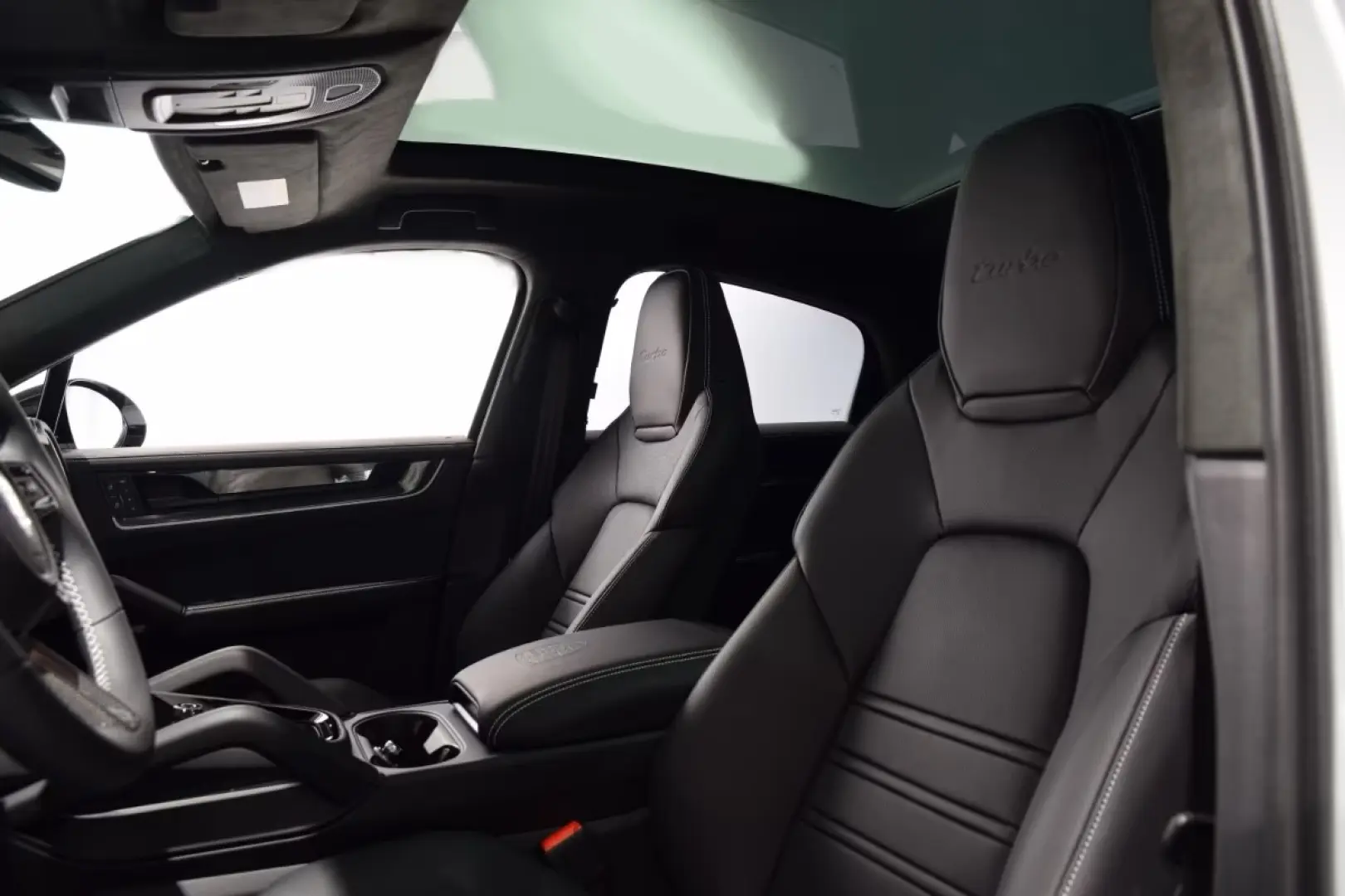 Porsche Cayenne Coupe Turbo E-Hybrid Memorie
