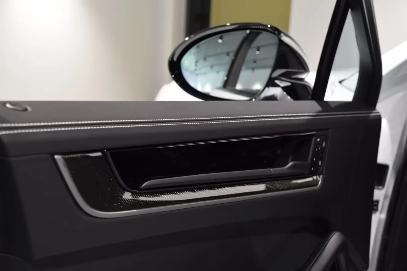 Porsche Cayenne Coupe Turbo E-Hybrid Memorie