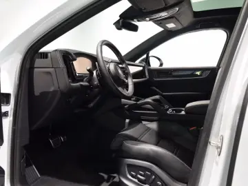 Porsche Cayenne Coupe Turbo E-Hybrid Memorie