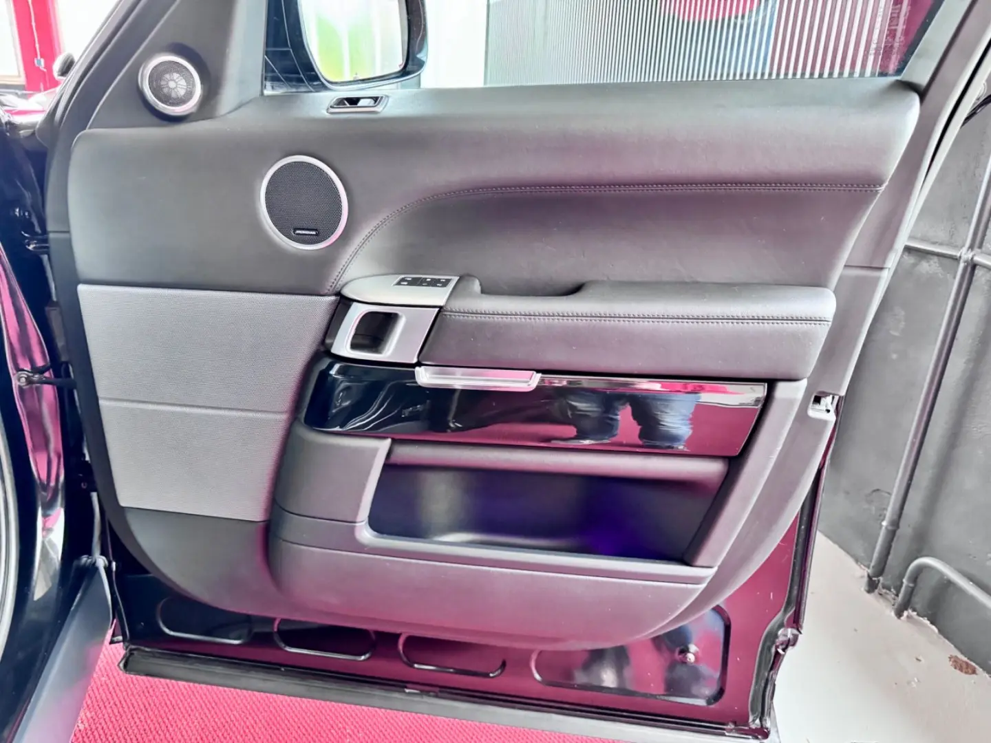 Range Rover Sport SVR Carbon Edition Pano 22Zoll