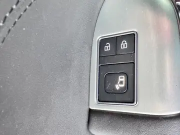 Range Rover Sport SVR Carbon Edition Pano 22Zoll