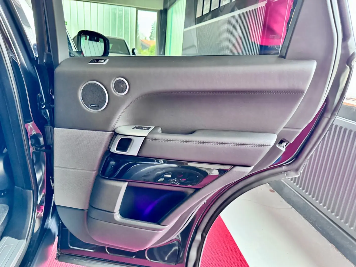 Range Rover Sport SVR Carbon Edition Pano 22Zoll