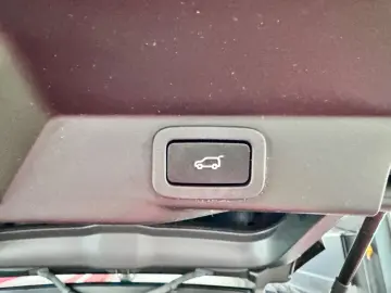 Range Rover Sport SVR Carbon Edition Pano 22Zoll