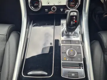 Range Rover Sport HSE 7-Sitzer RECHTSLENKER