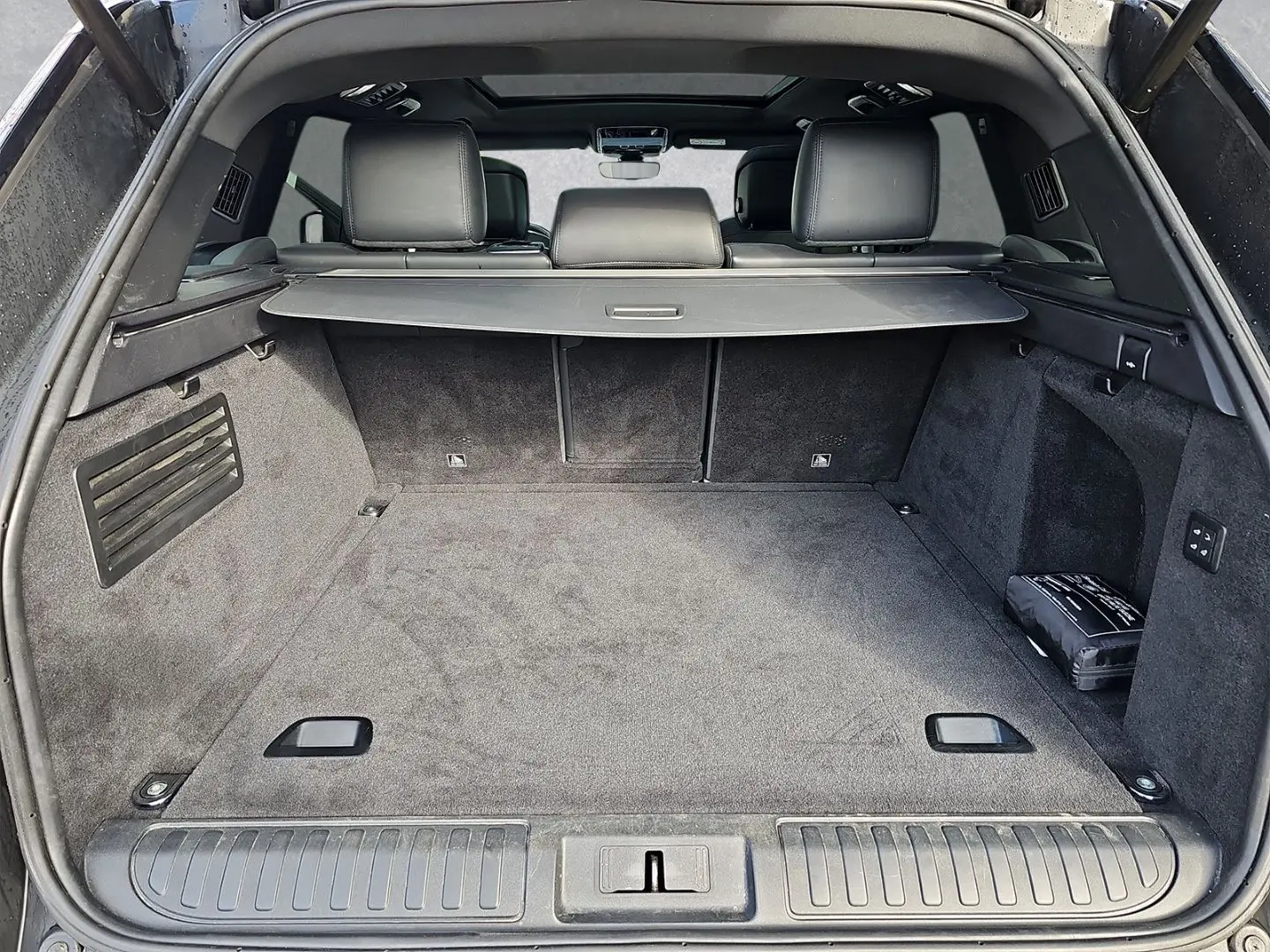 Range Rover Sport P525 HSE Dynamic Stealth AHK