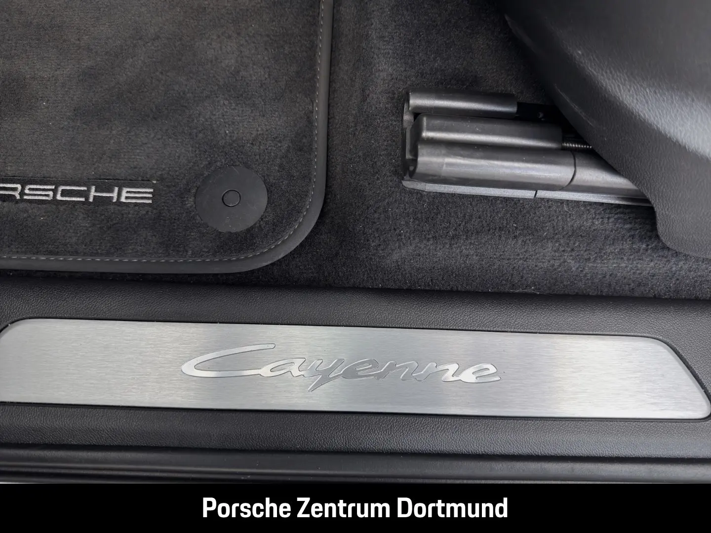 Cayenne E-Hybrid Coupe Surround-View LED-Matrix