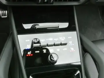 Porsche Cayenne Coupe GTS, afișaj artik / 3, 22